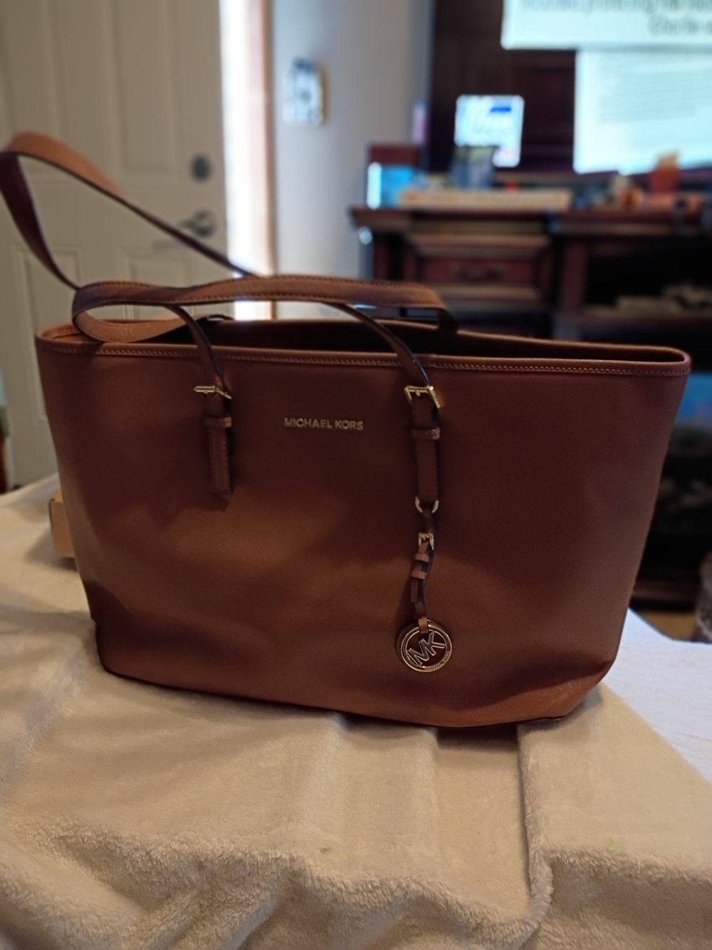 Michael Kors Brown Saffino Leather Laptop Tote ******
